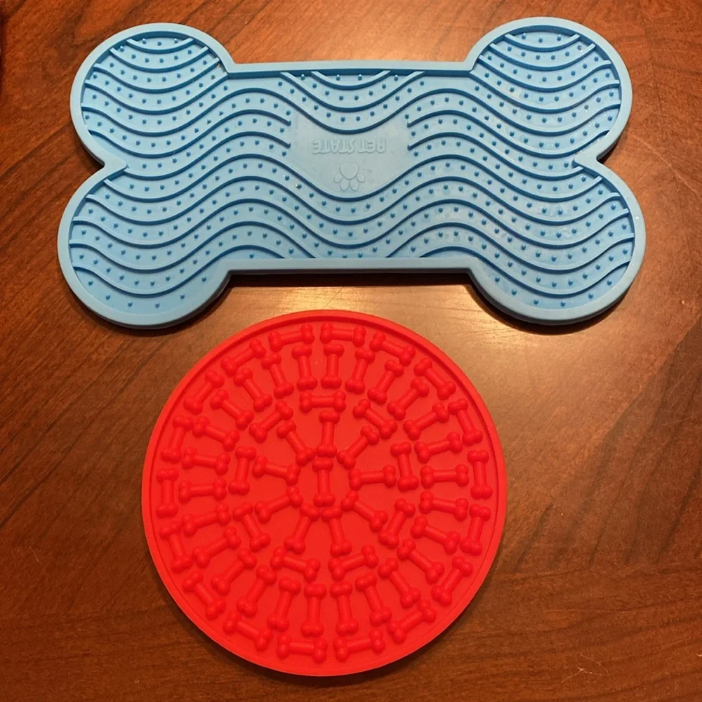 New Dog Lickie Mats Rinse Suction Grooming Lick Pad Dog Grooming Tool Set of 2